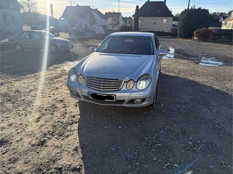 Gebraucht Mercedes E220 Elegance 170 PS (125 kW) 2008 Silber Limousine