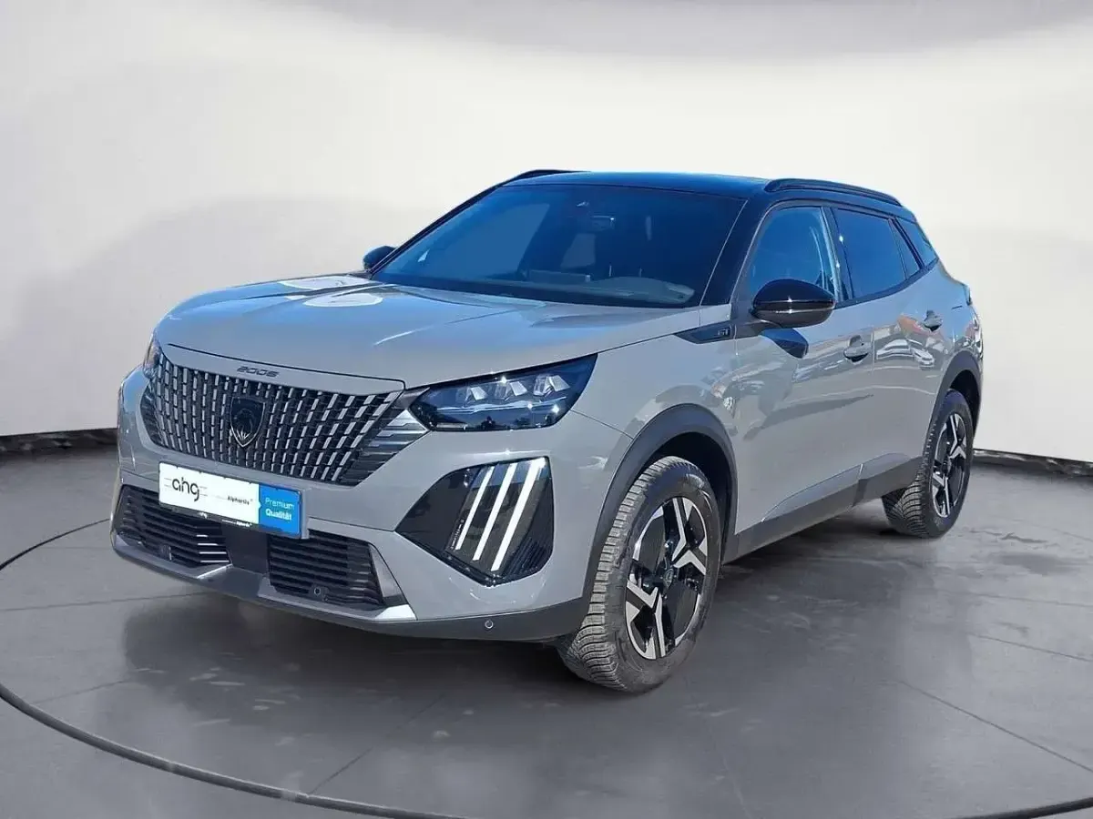 Gebraucht Peugeot 2008 GT 131 PS (96 kW) 2024 Silber SUV