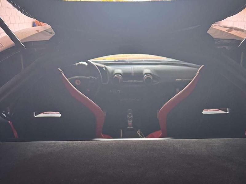 Gebraucht Ferrari 812 795 PS (584 kW) 2019 Grau Coupé