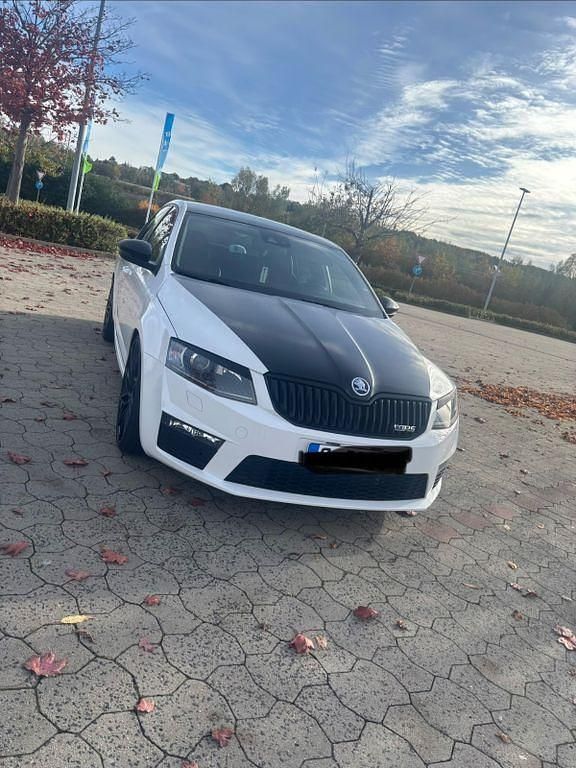 Weiß Gebraucht 2013 Skoda Octavia RS Limousine | 12.000 € (Superpreis) - Bild 1/4