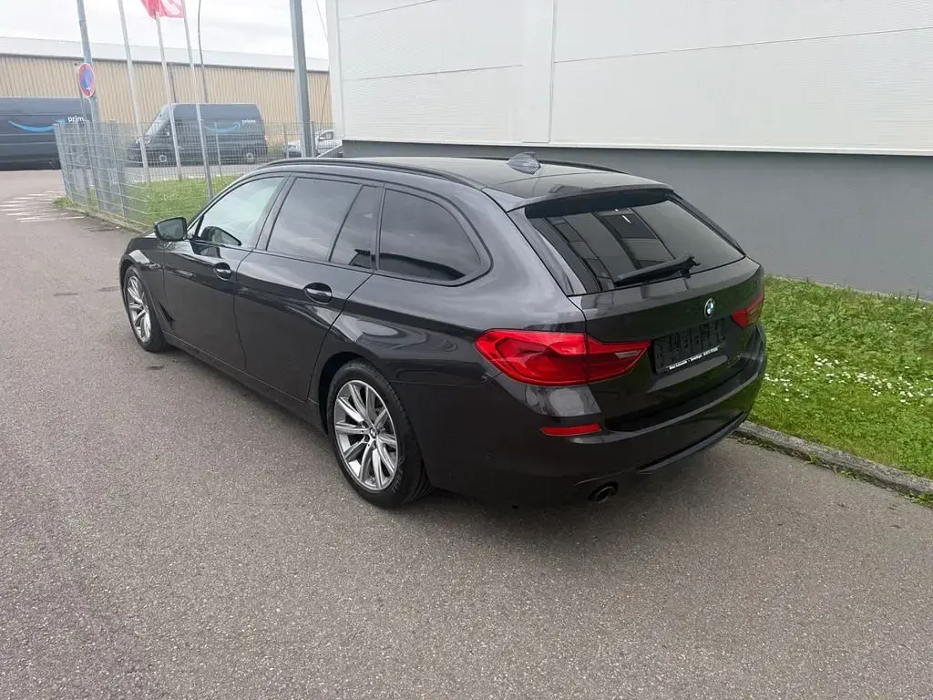 Gebraucht BMW 520 Sport Line 190 PS (139 kW) 2020 Grau Limousine