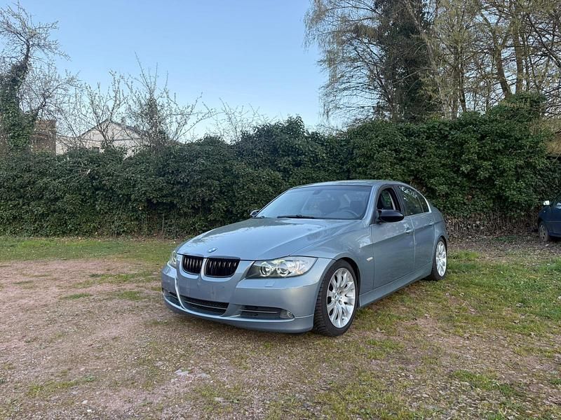 Second-hand BMW 330 258 CP (189 kW) 2006 Albastru Berlinǎ