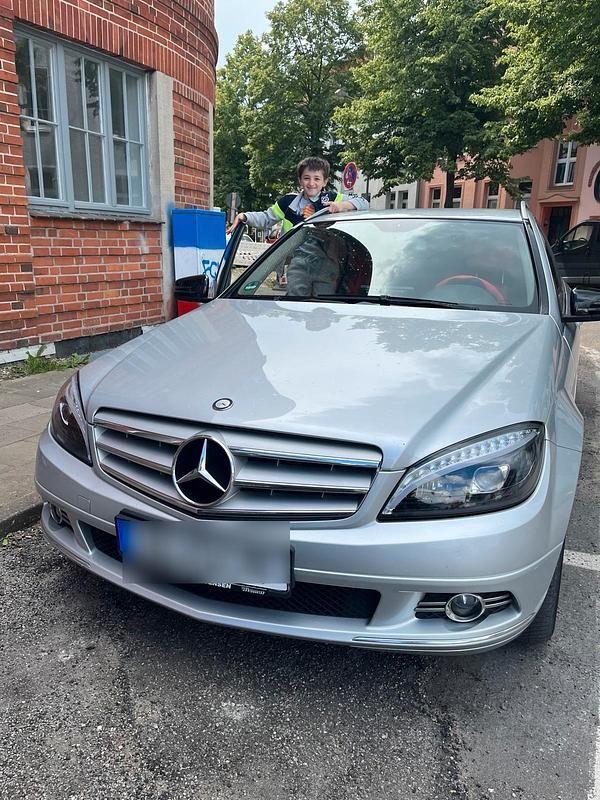 Silber Gebraucht 2009 Mercedes C220 Kombi | 6.700 € (Fairer Preis) - Bild 1/4