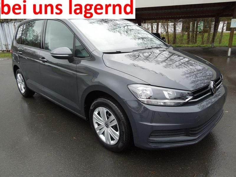 Neu VW Touran 150 PS (110 kW) 2025 Uranograu Van / Kleinbus