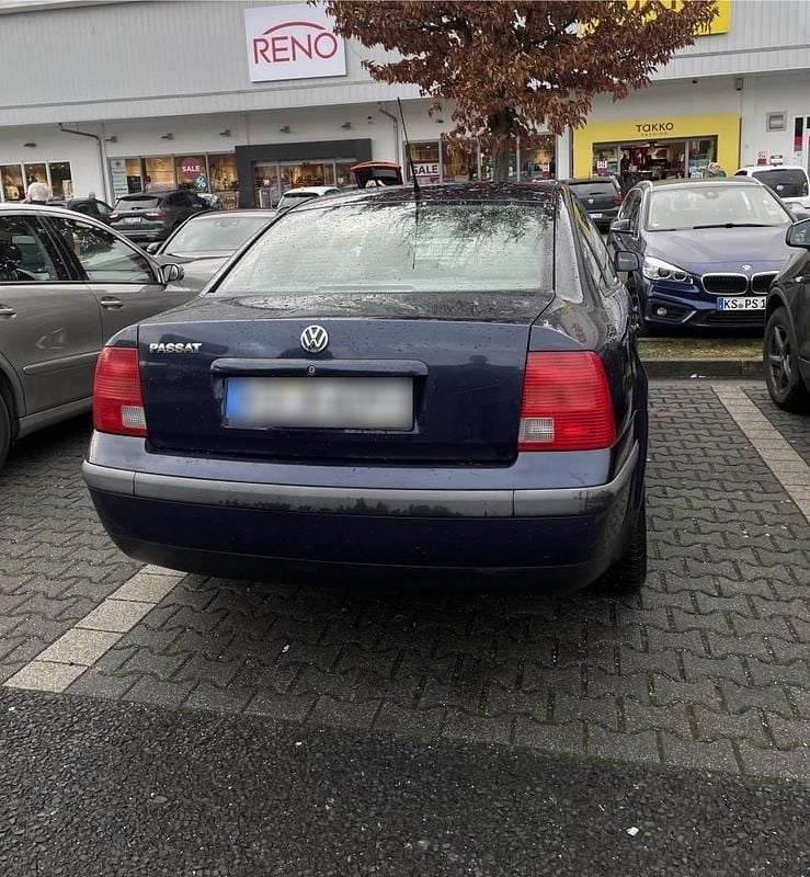 Gebraucht VW Passat 101 PS (74 kW) 1997 Blau Limousine