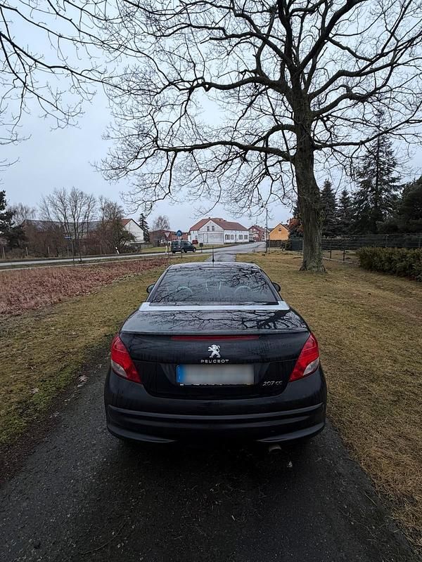 Gebraucht Peugeot 207 120 PS (88 kW) 2012 Schwarz Cabrio