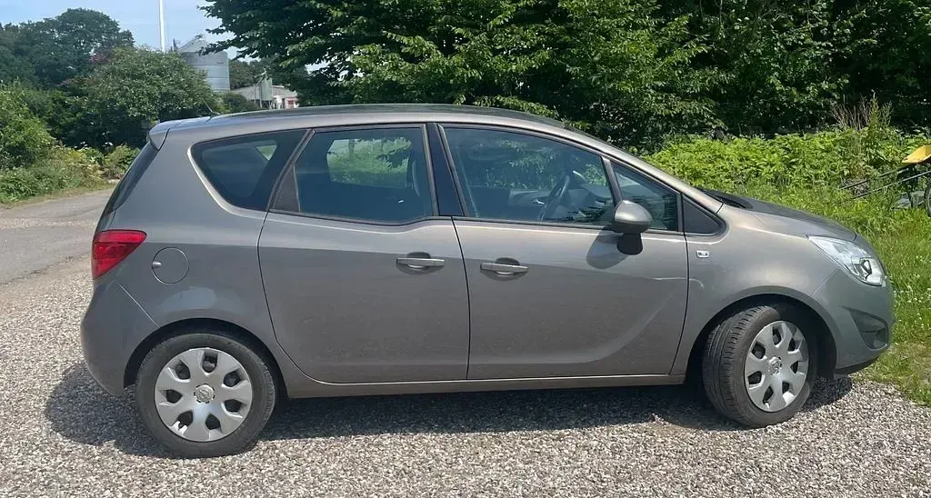 Gebraucht Opel Meriva 101 PS (74 kW) 2012 Braun Van / Kleinbus