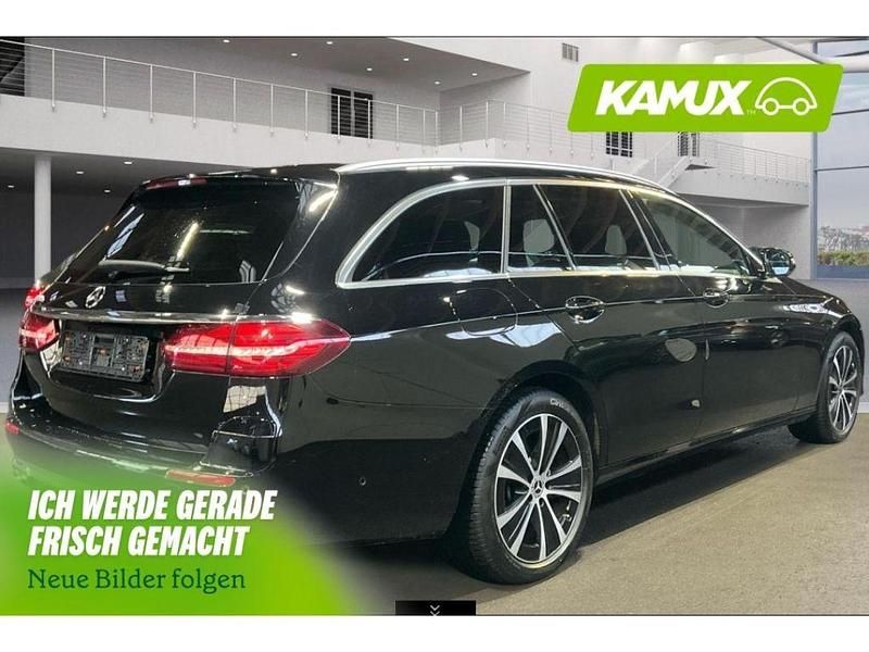 Gebraucht Mercedes E300 Avantgarde 211 PS (155 kW) 2022 Schwarz Limousine