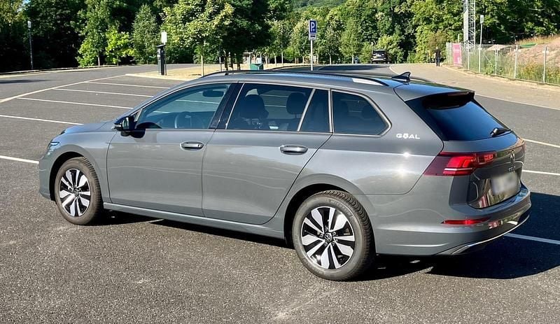 Gebraucht VW Golf VIII Goal 116 PS (85 kW) 2024 Grau Kombi