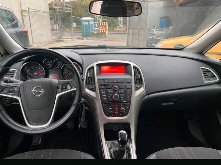 Grau Gebraucht 2012 Opel Astra Sport Kombi | 4.800 € (Teuer) - Bild 1/4