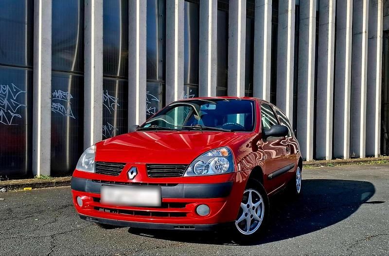 Gebraucht Renault Clio II 58 PS (42 kW) 2004 Rot Kleinwagen