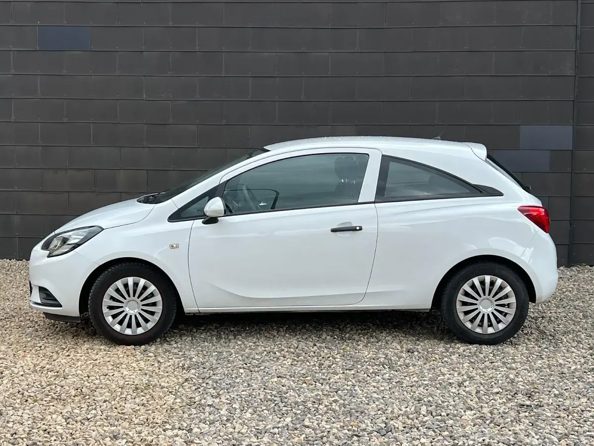 Używany Opel Corsa Selection 69 KM (50 kW) 2016 Biały Hatchback