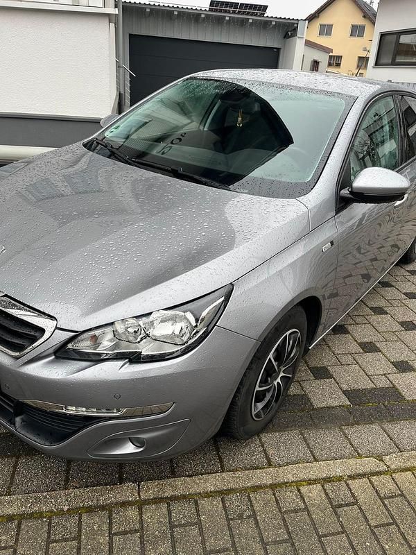 Gebraucht Peugeot 308 99 PS (72 kW) 2015 Silber Limousine
