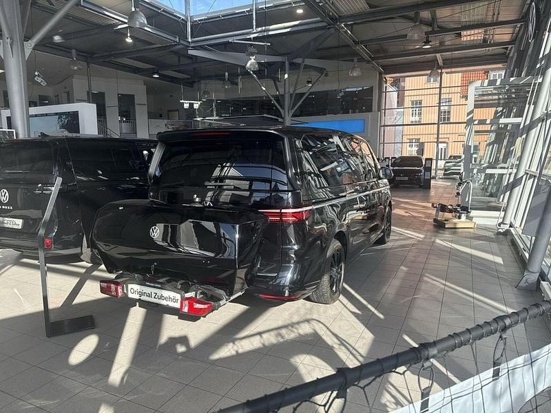 Neu VW Multivan Style 150 PS (110 kW) 2025 Schwarz Van / Kleinbus