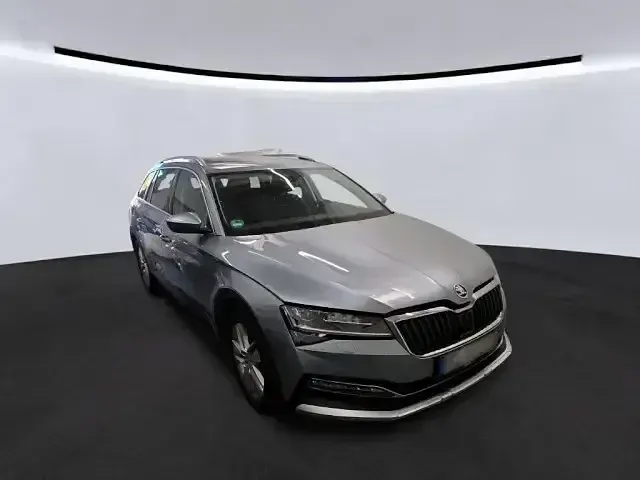 Gebraucht Skoda Superb Scout 4x4 200 PS (147 kW) 2021 Grau Kombi