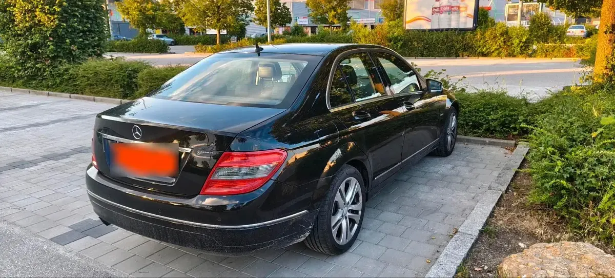 Gebraucht Mercedes C180 156 PS (114 kW) 2010 Schwarz Limousine