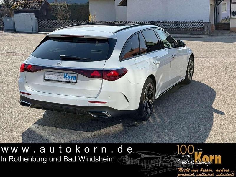 Gebraucht Mercedes E220 Advanced Plus 197 PS (144 kW) 2025 Polarweiss  unilack Kombi