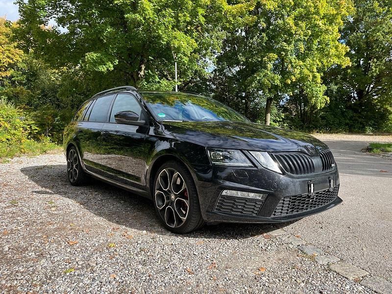 Schwarz Gebraucht 2020 Skoda Octavia RS Kombi | 26.590 € (Fairer Preis) - Bild 1/4