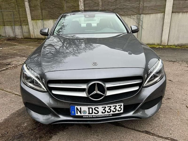 Gebraucht Mercedes C250 211 PS (155 kW) 2018 Selenitgrau  metalliclack Limousine