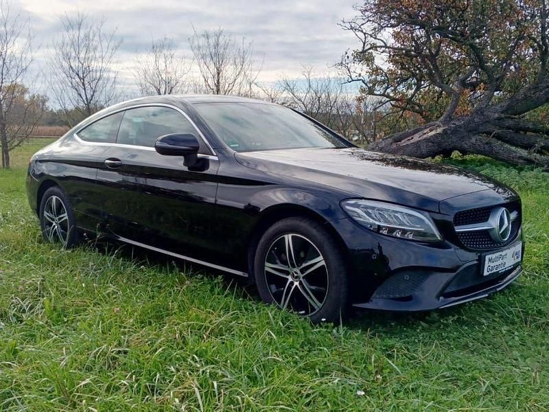 Gebraucht Mercedes C180 156 PS (114 kW) 2019 Schwarz Coupé
