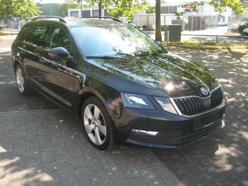 Gebraucht Skoda Octavia Clever 150 PS (110 kW) 2018 Schwarz Kombi
