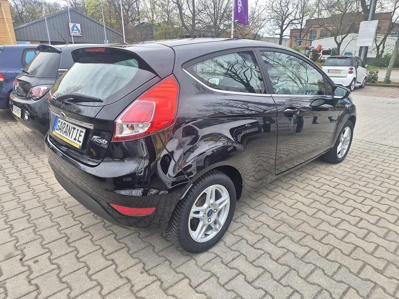 Gebraucht Ford Fiesta Titanium 80 PS (58 kW) 2014 Schwarz Kleinwagen