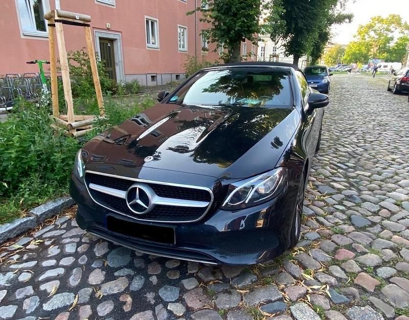 Schwarz Gebraucht 2017 Mercedes E200 Cabrio | 28.399 € (Fairer Preis) - Bild 1/4