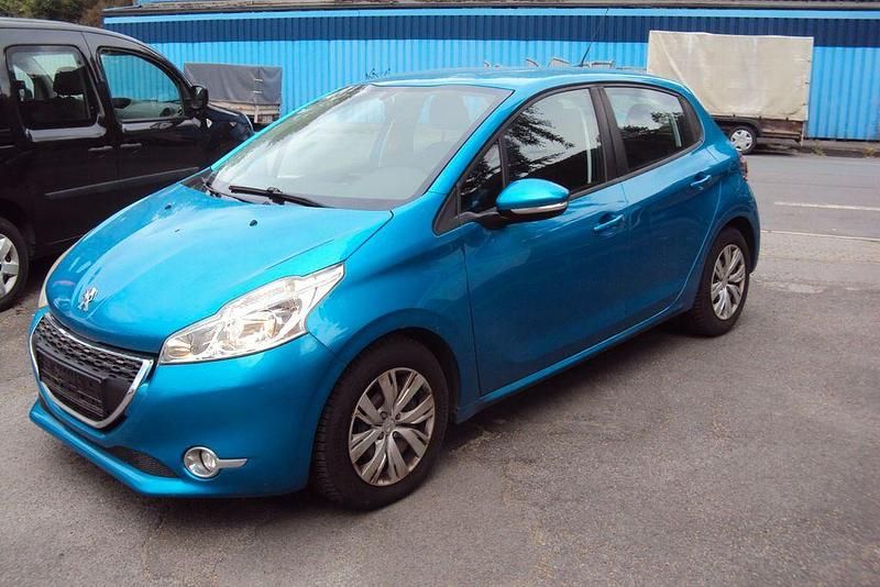 Blau Gebraucht 2012 Peugeot 208 Active Kleinwagen | 4.500 € (Guter Preis) - Bild 1/4