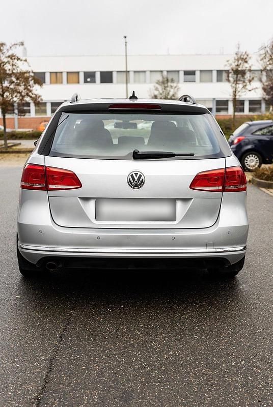 Gebraucht VW Passat 105 PS (77 kW) 2012 Silber Kombi