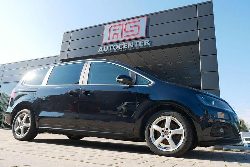 Schwarz Gebraucht 2012 Seat Alhambra Style Van / Kleinbus | 8.490 € (Superpreis) - Bild 1/4