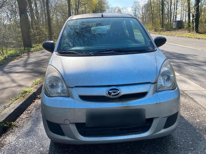 Gebraucht Daihatsu Cuore 70 PS (51 kW) 2008 Grau Kleinwagen