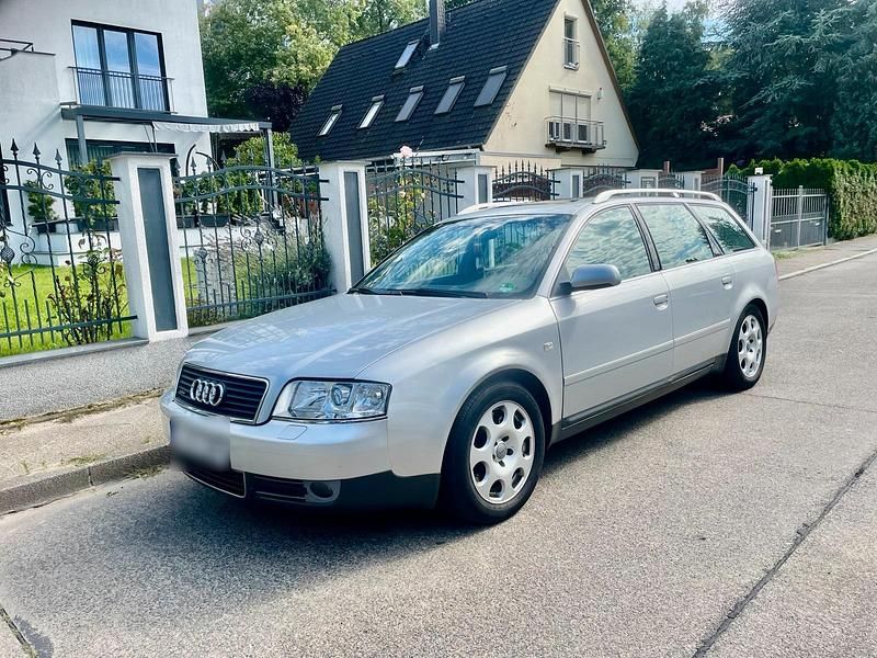 Silber Gebraucht 2002 Audi A6 Comfort Kombi | 2.750 € - Bild 1/4