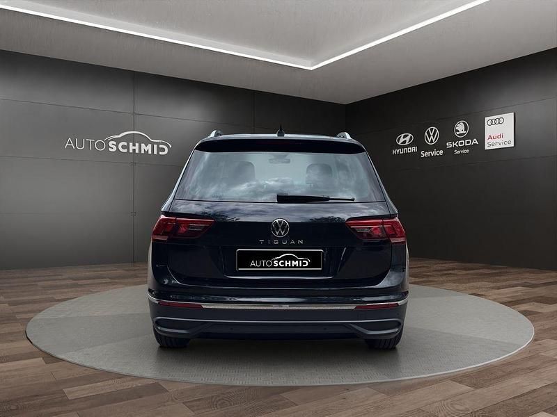 Gebraucht VW Tiguan United 150 PS (110 kW) 2021 Deep black perleffekt SUV