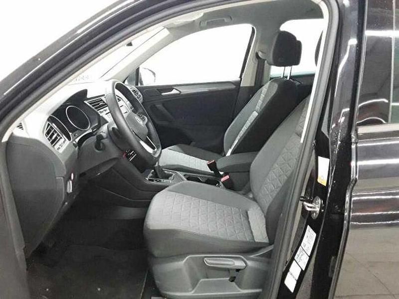 Gebraucht VW Tiguan Life 150 PS (110 kW) 2023 Schwarz SUV