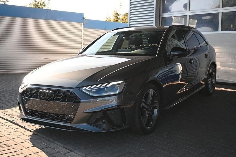 Grau Gebraucht 2021 Audi A4 S-Line Kombi | 27.790 € (Fairer Preis) - Bild 1/4
