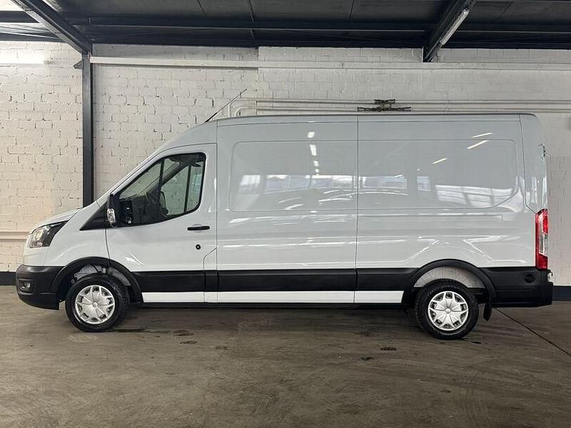 Gebraucht Ford Transit Trend 131 PS (96 kW) 2023 Weiß Limousine