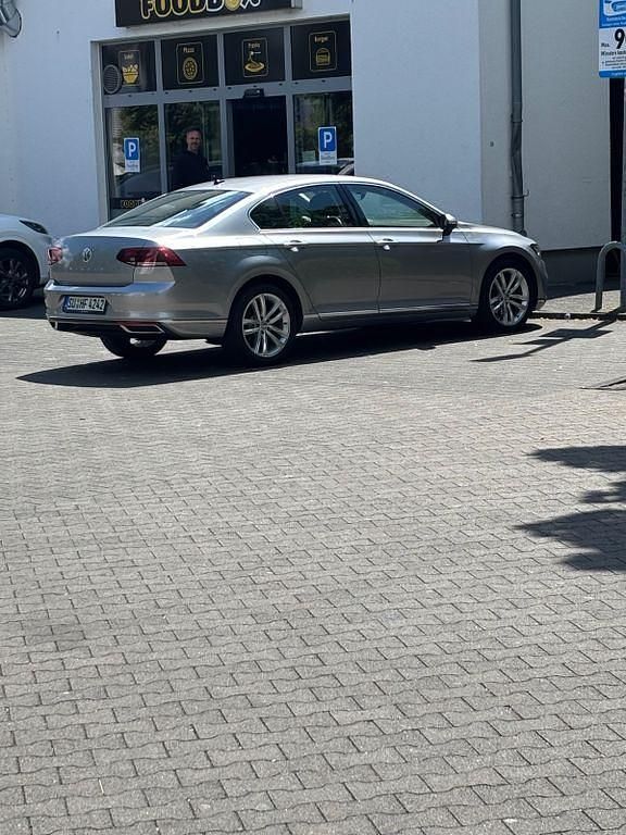 Gebraucht VW Passat Elegance 150 PS (110 kW) 2019 Grau Limousine