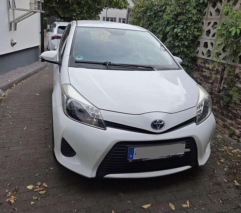 Gebraucht 2014 Toyota Yaris Hybrid Limousine | 10.300 € (Guter Preis) - Bild 1/4