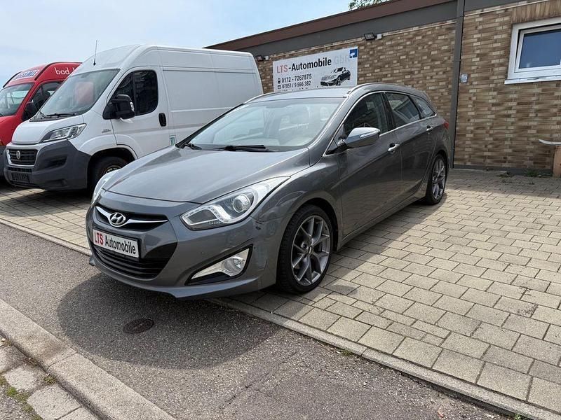 Silber Gebraucht 2012 Hyundai i40 Style Kombi | 5.990 € (Guter Preis) - Bild 1/4