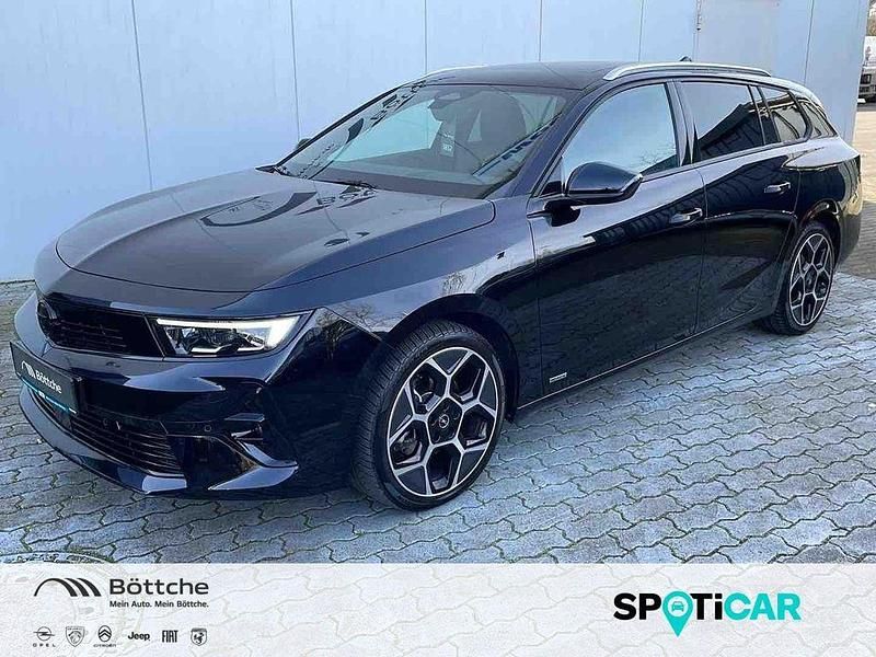Lackierung schwarz perla nera/typ aussenverkleidung metallic perlmutt Gebraucht 2023 Opel Astra Ultimate Kombi | 29.990 € (Teuer) - Bild 1/4