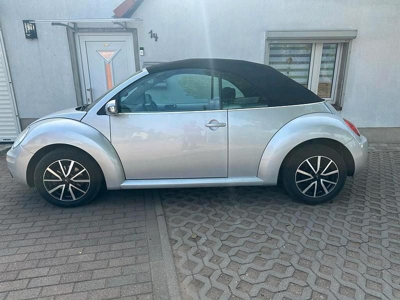 Gebraucht VW New Beetle 75 PS (55 kW) 2007 Silber Kleinwagen