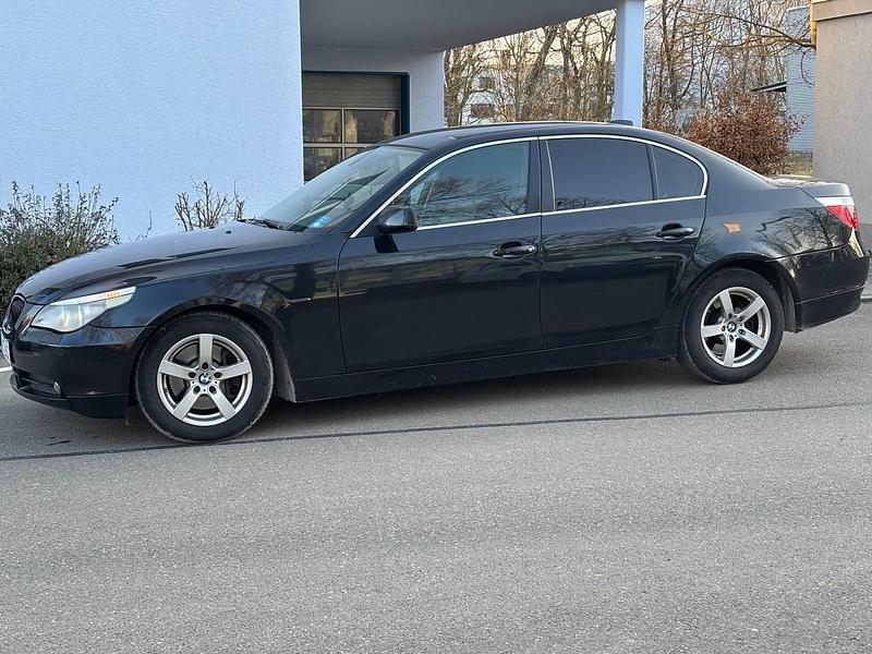 Gebraucht BMW 520 190 PS (139 kW) 2004 Schwarz Kleinwagen