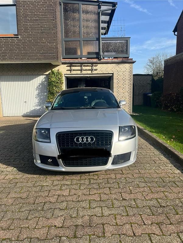 Silber Gebraucht 1999 Audi TT Sport Coupé | 9.999 € - Bild 1/4