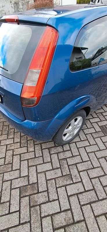 Gebraucht Ford Fiesta 60 PS (44 kW) 2005 Blau Kleinwagen
