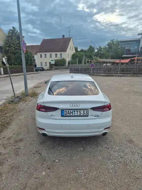 Gebraucht Audi A5 Sportback Sport 245 PS (180 kW) 2019 Weiß Kleinwagen