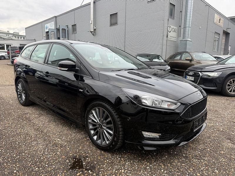 Gebraucht Ford Focus ST-Line 140 PS (102 kW) 2018 Schwarz Limousine