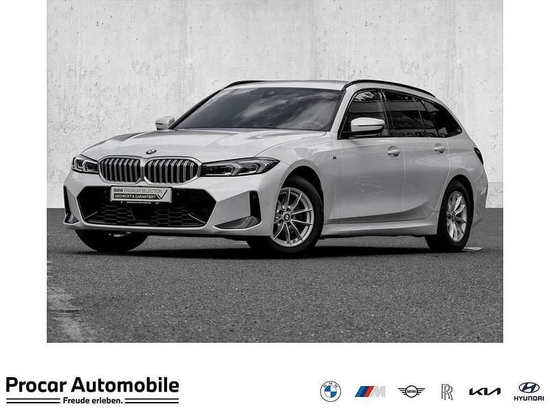 Weiß Gebraucht 2023 BMW 320 M Sport Kombi | 33.880 € (Guter Preis) - Bild 1/4