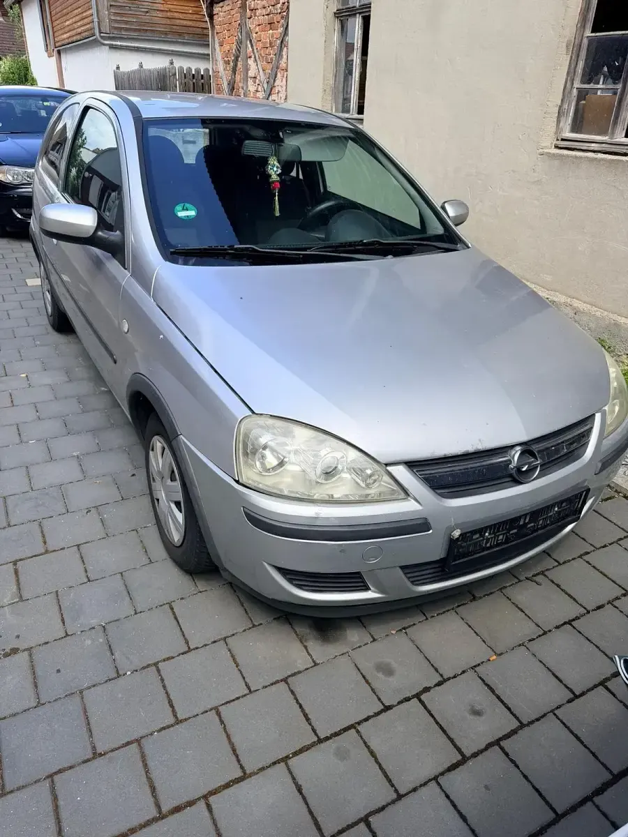 Gebraucht Opel Corsa 75 PS (55 kW) 2004 Silber Kleinwagen