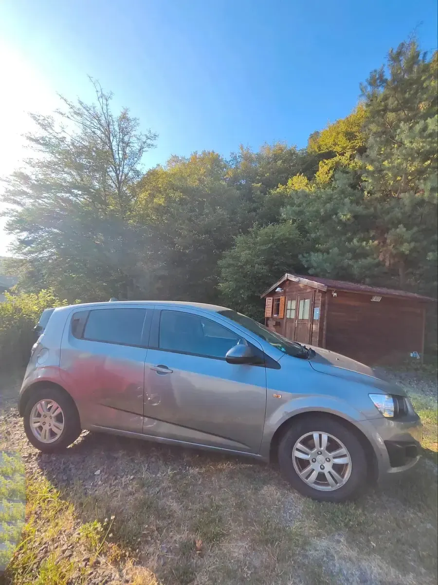 Gebraucht Chevrolet Aveo LT 101 PS (74 kW) 2012 Grau Kleinwagen
