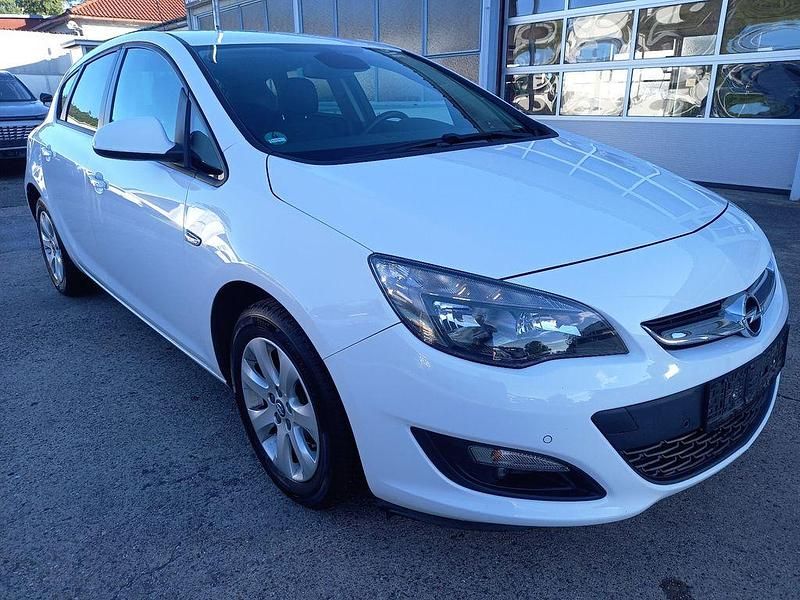 Weiß Gebraucht 2014 Opel Astra Active Limousine | 6.590 € (Guter Preis) - Bild 1/4